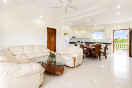 Penthouse y apartamento planta baja 160 m² en alquiler en Rawai