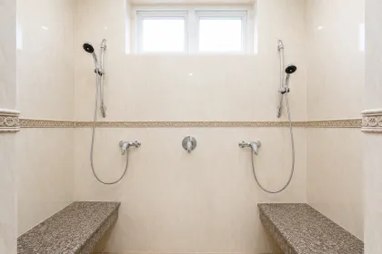 Penthouse y apartamento planta baja 160 m² en alquiler en Rawai