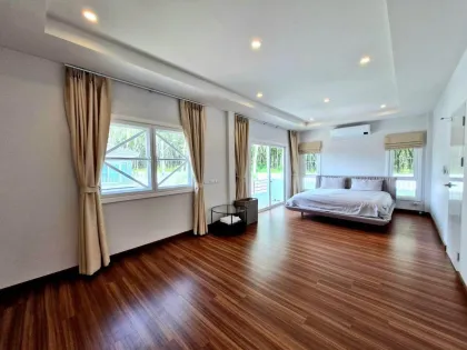 ซูปาลัย ปาล์ม สปริงส์ บ้านพัก 4 ห้องนอน 3 ห้องน้ำ