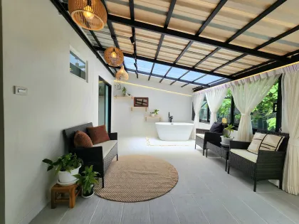 Kathu 3-Bedroom Villa with 2 Bathrooms for Rent