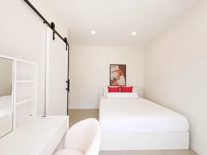 Kathu 3-Bedroom Villa with 2 Bathrooms for Rent