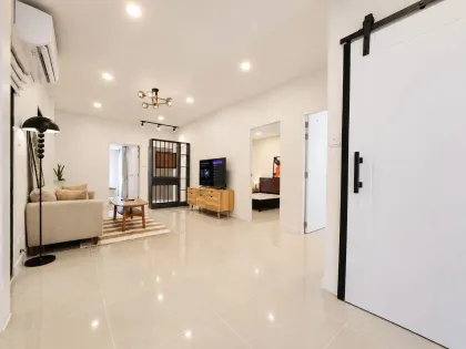 Kathu 3-Bedroom Villa with 2 Bathrooms for Rent