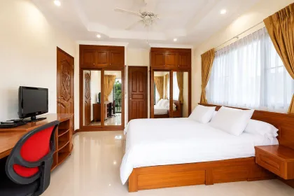 Appartement Penthouse & Rez-de-Chaussée 160 m² à Louer à Rawai, Phuket