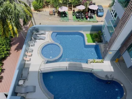 Gemütliches 1-Zimmer-Apartment im Calypso Condo Naiharn Beach