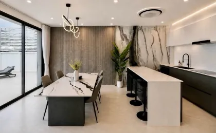 Moderne Poolvilla in ruhiger Lage von Patong zu vermieten