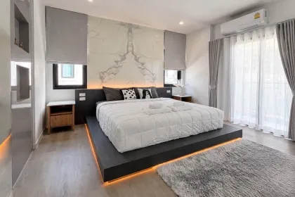 Moderne Poolvilla in ruhiger Lage von Patong zu vermieten