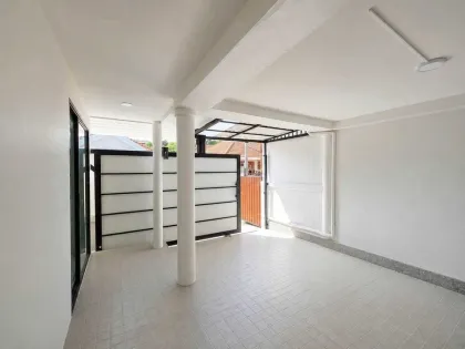 Maison de coin entièrement rénovée à louer à Bang Thong Hillside, Kathu