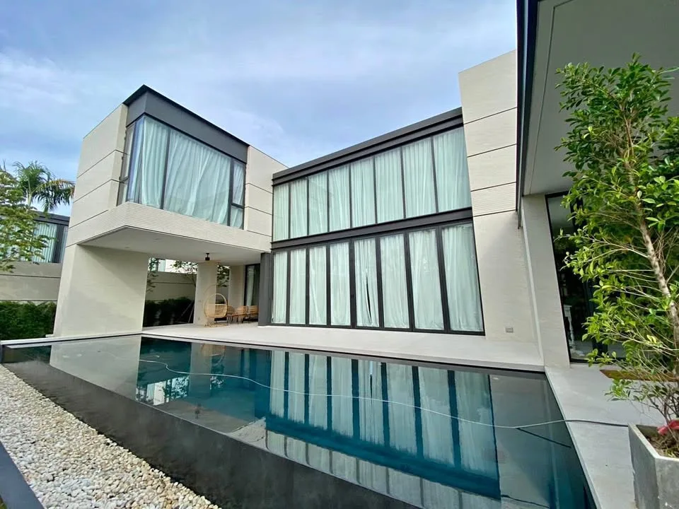Villa de luxe 4 chambres avec piscine à louer à Chalong