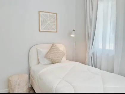 Voll möblierte 4-Zimmer-Wohnung mit 3 Bädern in Koh Kaew