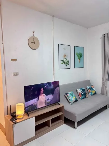 3-Bedroom 2-Bathroom Villa for Rent in Wongchalerm Garden Ville