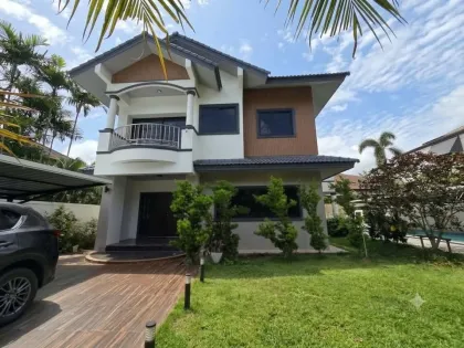 Villa con piscina de 5 dormitorios en alquiler en Chalong cerca de BCIS