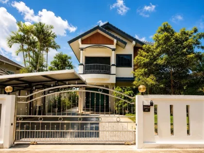 Private 5-Bedroom Pool Villa in Chalong for Rent