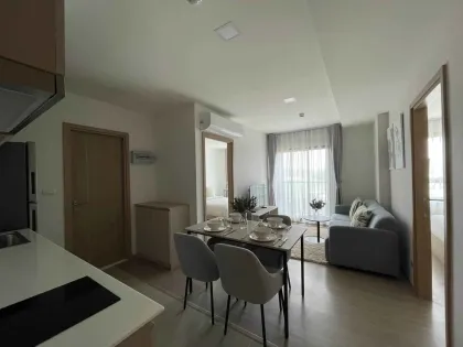 Угловой 2-комнатный кондо с видом на бассейн в The Base Bukit Phuket