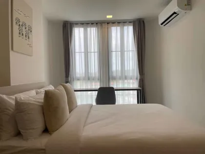 Угловой 2-комнатный кондо с видом на бассейн в The Base Bukit Phuket