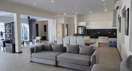 Частные виллы с бассейном в Паклоке — рядом с UWC Phuket и Mission Hills Golf Club