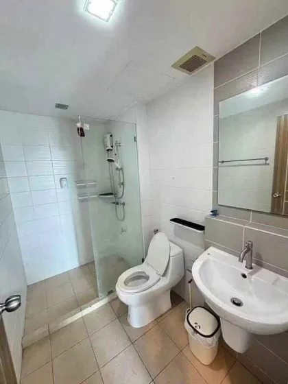 1-Bedroom Fully Furnished Apartment at The Royal Place 3 for Rent