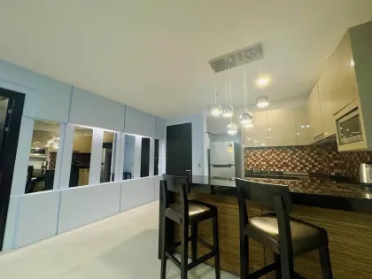 Geräumige 1-Zimmer-Eckwohnung im Regent Bangtao zu vermieten