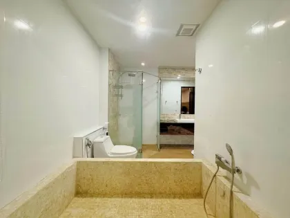 Geräumige 1-Zimmer-Eckwohnung im Regent Bangtao zu vermieten
