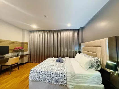Geräumige 1-Zimmer-Eckwohnung im Regent Bangtao zu vermieten