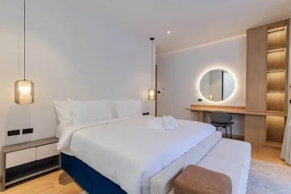 Luxuriöse, brandneue 4-Schlafzimmer-Poolvilla zur Miete in Cherng Talay