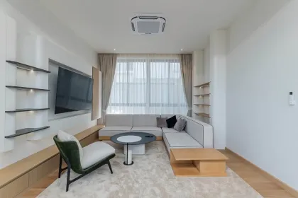 Luxuriöse, brandneue 4-Schlafzimmer-Poolvilla zur Miete in Cherng Talay
