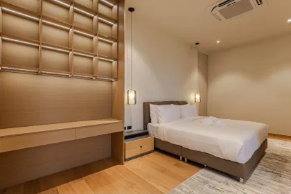 Luxuriöse, brandneue 4-Schlafzimmer-Poolvilla zur Miete in Cherng Talay