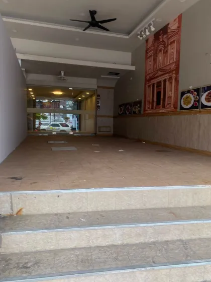 Local Comercial en Alquiler – Ubicación Prime en Patong, Phuket