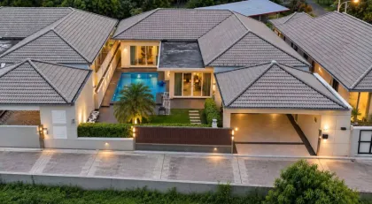 Villa Privée avec Piscine 3 Chambres à Louer à Paklok Près de UWC Phuket