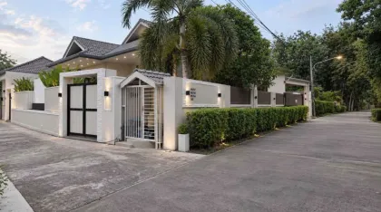 Villa Privée avec Piscine 3 Chambres à Louer à Paklok Près de UWC Phuket