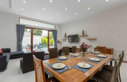 Villa Privée avec Piscine 3 Chambres à Louer à Paklok Près de UWC Phuket