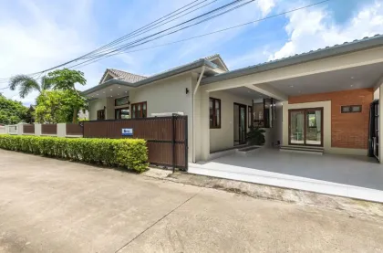 Villa Privée avec Piscine 3 Chambres à Louer à Paklok Près de UWC Phuket