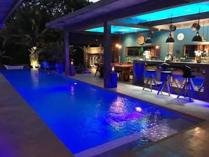 Haustierfreundliche Loft-Poolvilla zur Miete in Paklok, Phuket