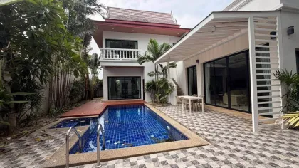 วิลล่าพูลส่วนตัว 4 ห้องนอนสุดหรู ใกล้โบ๊ทอเวนิว ภูเก็ต