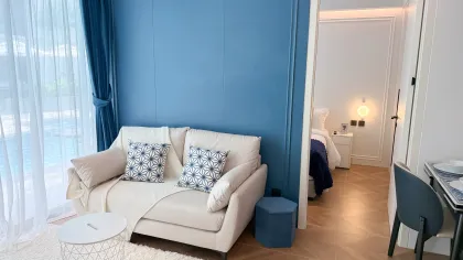 Sunshine A2007 – 2-Bedroom Apartment with Direct Pool Access