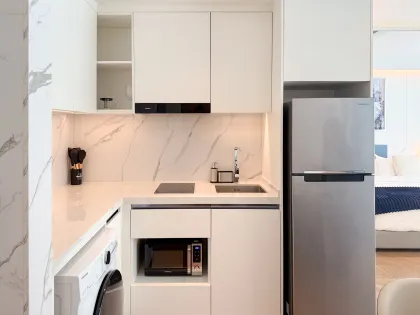 Sunshine A2007 – 2-Bedroom Apartment with Direct Pool Access
