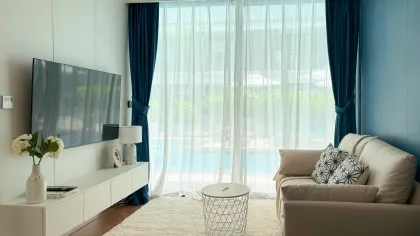 Sunshine A2007 – 2-Bedroom Apartment with Direct Pool Access
