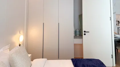 Sunshine A2007 – 2-Bedroom Apartment with Direct Pool Access