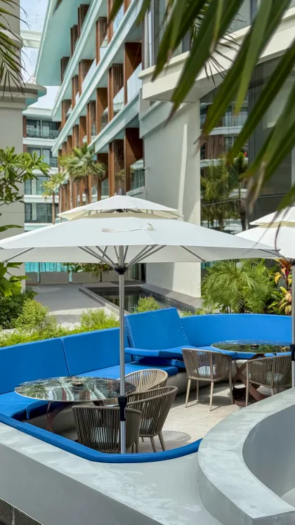 Sunshine A2007 – 2-Bedroom Apartment with Direct Pool Access