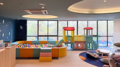 Sunshine A2007 – 2-Bedroom Apartment with Direct Pool Access