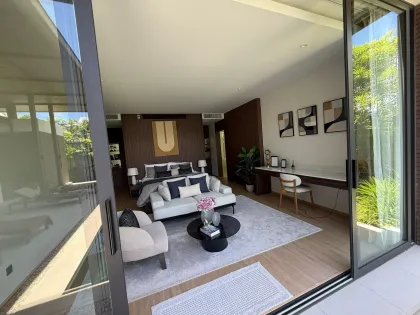 Boat Avenue Residence三卧四卫私人泳池别墅出租
