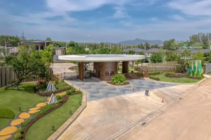 วิลล่าทันสมัย 3 ห้องนอน พร้อมสำนักงานใน Saransiri Retreat, เกาะแก้ว
