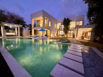 Luxury 6-Bedroom Villa for Rent in Bang Tao