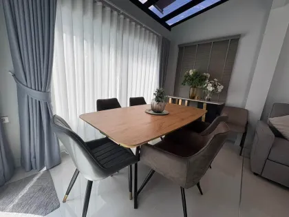 Freistehende Villa mit 4 Schlafzimmern und 3 Bädern mit Pool zur Miete in Koh Kaew