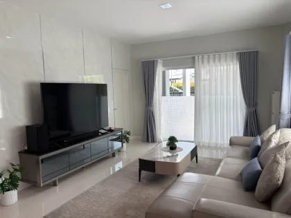 Freistehende Villa mit 4 Schlafzimmern und 3 Bädern mit Pool zur Miete in Koh Kaew