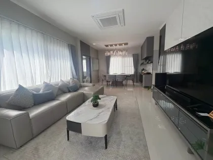 Freistehende Villa mit 4 Schlafzimmern und 3 Bädern mit Pool zur Miete in Koh Kaew