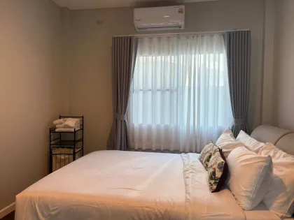 Freistehende Villa mit 4 Schlafzimmern und 3 Bädern mit Pool zur Miete in Koh Kaew