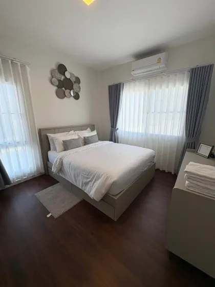 Freistehende Villa mit 4 Schlafzimmern und 3 Bädern mit Pool zur Miete in Koh Kaew