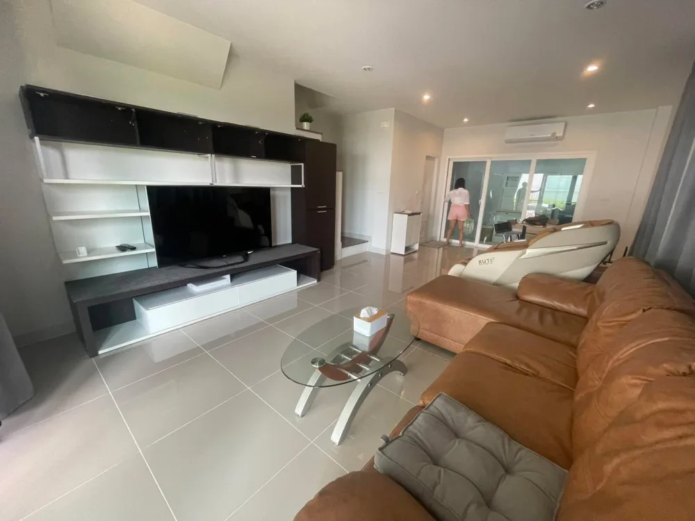 Supalai Palm Springs 3-Bedroom, 3-Bathroom Townhouse for Rent