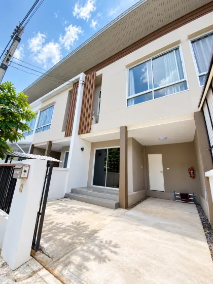 Reihenhaus in Thalang Paklong, Miete 16.000 THB/Monat