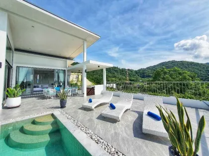 Villa de lujo moderna y tranquila con piscina de 4 dormitorios en Nai Harn